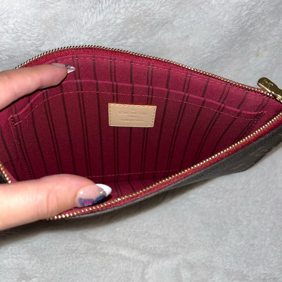 Louis Vuitton Neverfull PM with Pouch - Picture 15 of 16